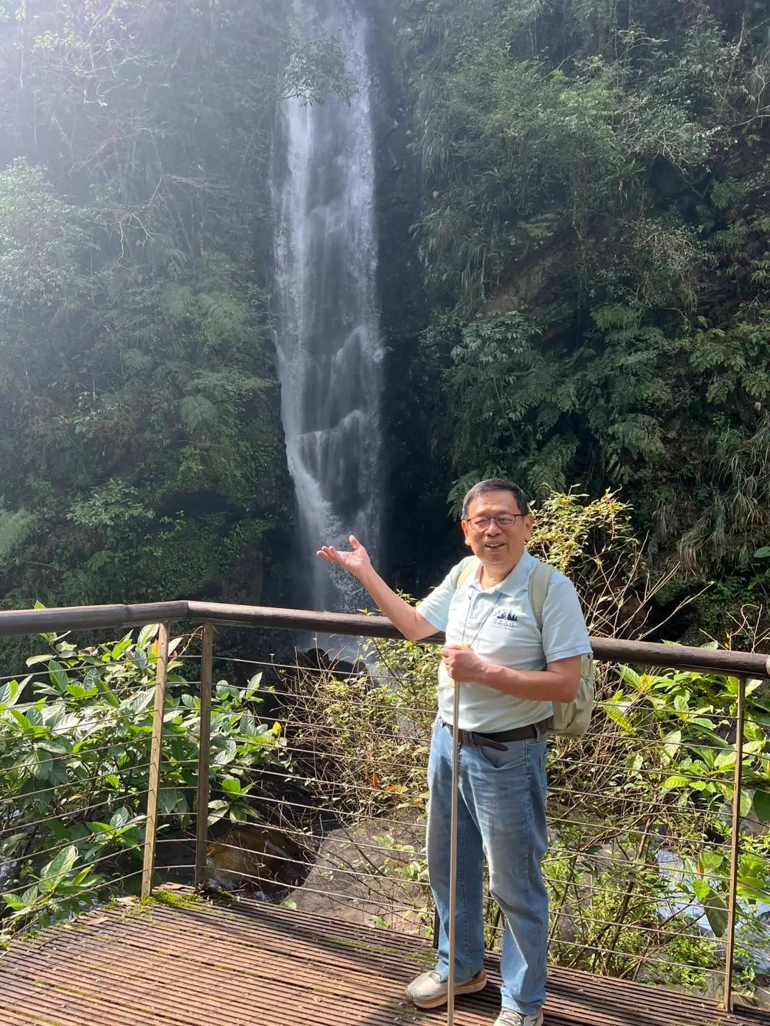 廖醫師 瀑布照